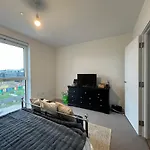 Entire 1 Bedroom Apartment To Yourself