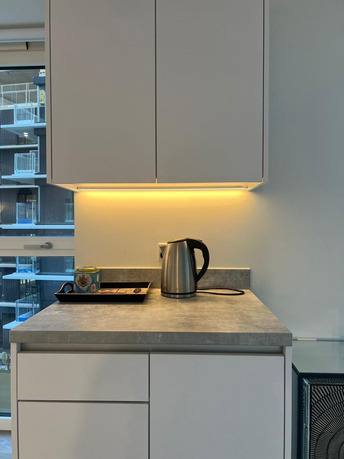 Entire 1 Bedroom To Yourself Appartamento *
