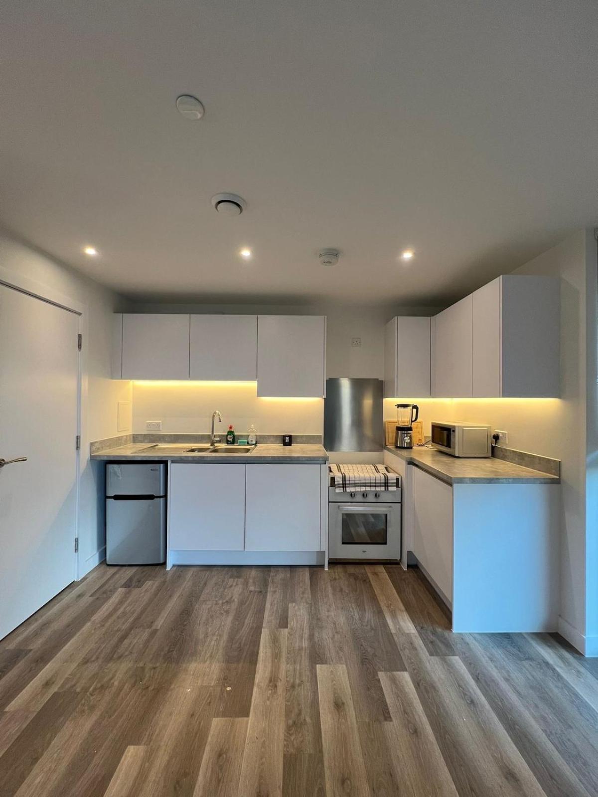 Entire 1 Bedroom To Yourself Apartment *